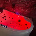 Avec Jacuzzi Privatif A Centre 10mn Des Plages Apartmán Perpignan
